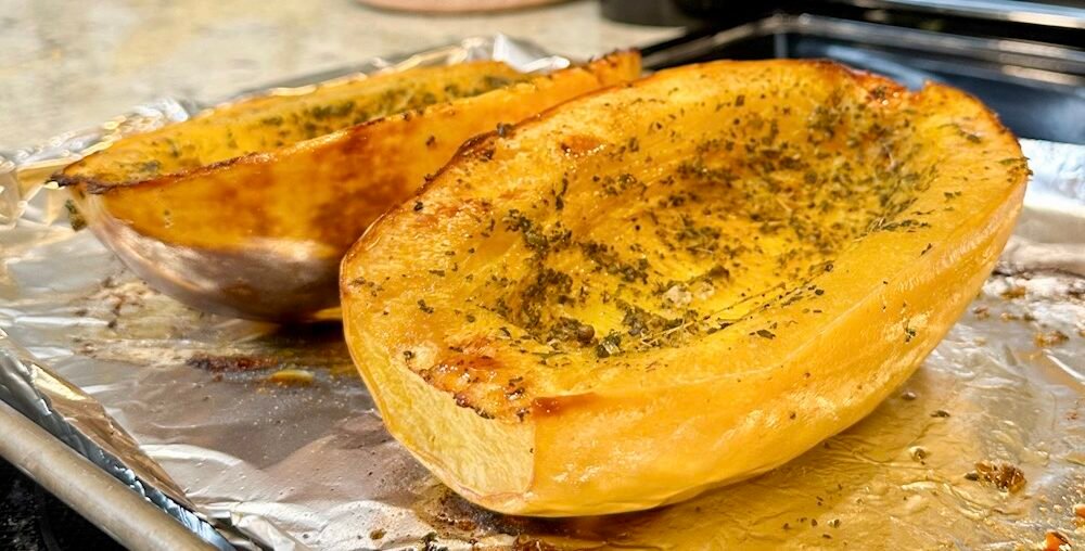 How to Cook Spaghetti Squash in The Oven, Spaghetti Squash Recipe by The Mediocre Cook, Healthy Recipes