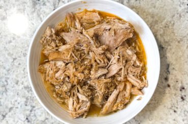 Healthy Recipes: Easy Crockpot Pulled Pork Recipe by The Mediocre Cook