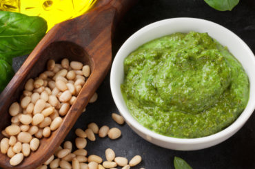 Pesto Sauce Recipe by The Mediocre Cook